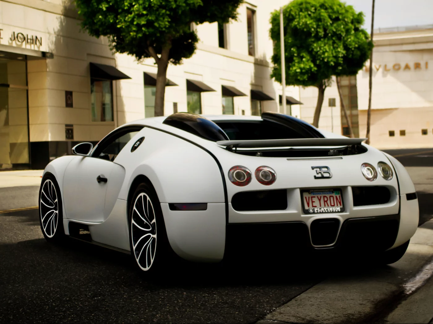 veyron, город, авто, деревья, машины, bugatti, улица