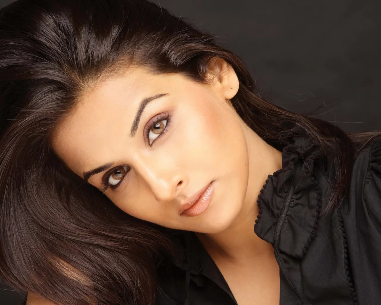 Vidya Balan, девушка, шатенка, взгляд