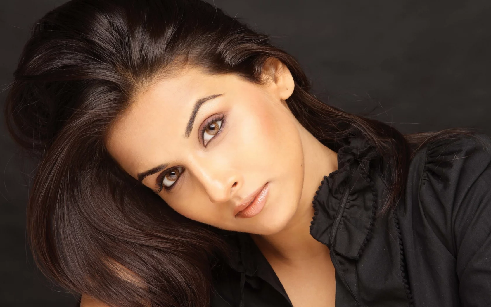 Vidya Balan, девушка, шатенка, взгляд