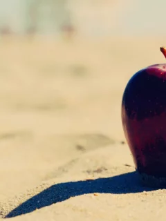 еда, красное, обои, фон, пляж, яблоко, apple, фрукт, песок
