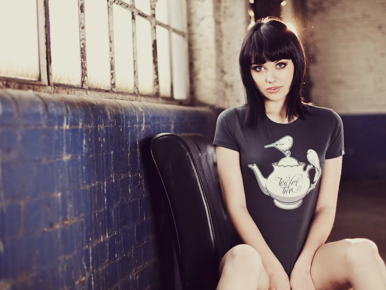 футболка, брюнетка, mellisa clarke, взгляд, девушка, модель