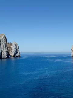 море, скалы