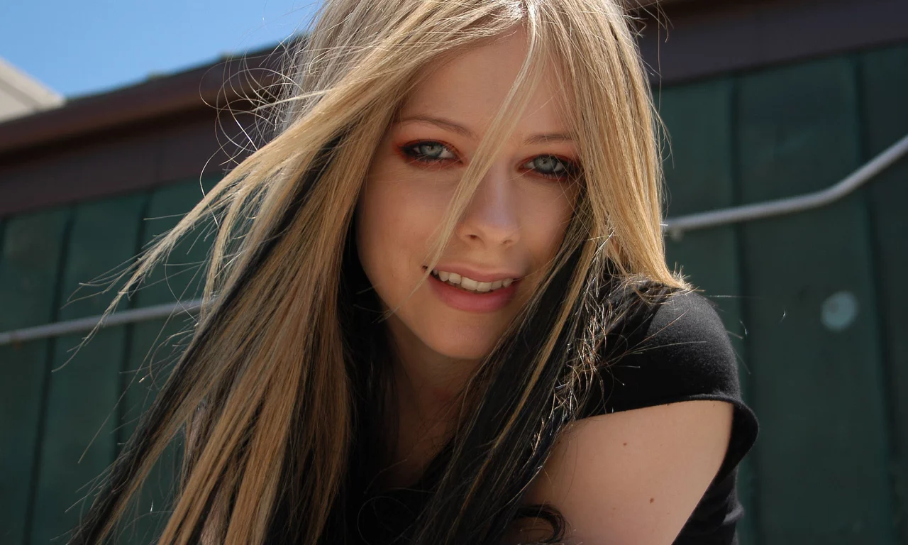 голубые глаза, аврил лавин, avril lavigne, улыбка, взгляд