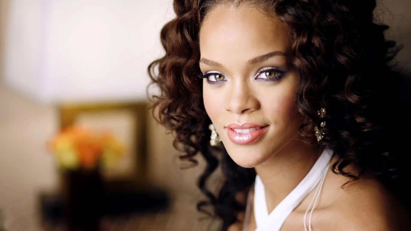 кудряшки, rihanna, размытость, певица