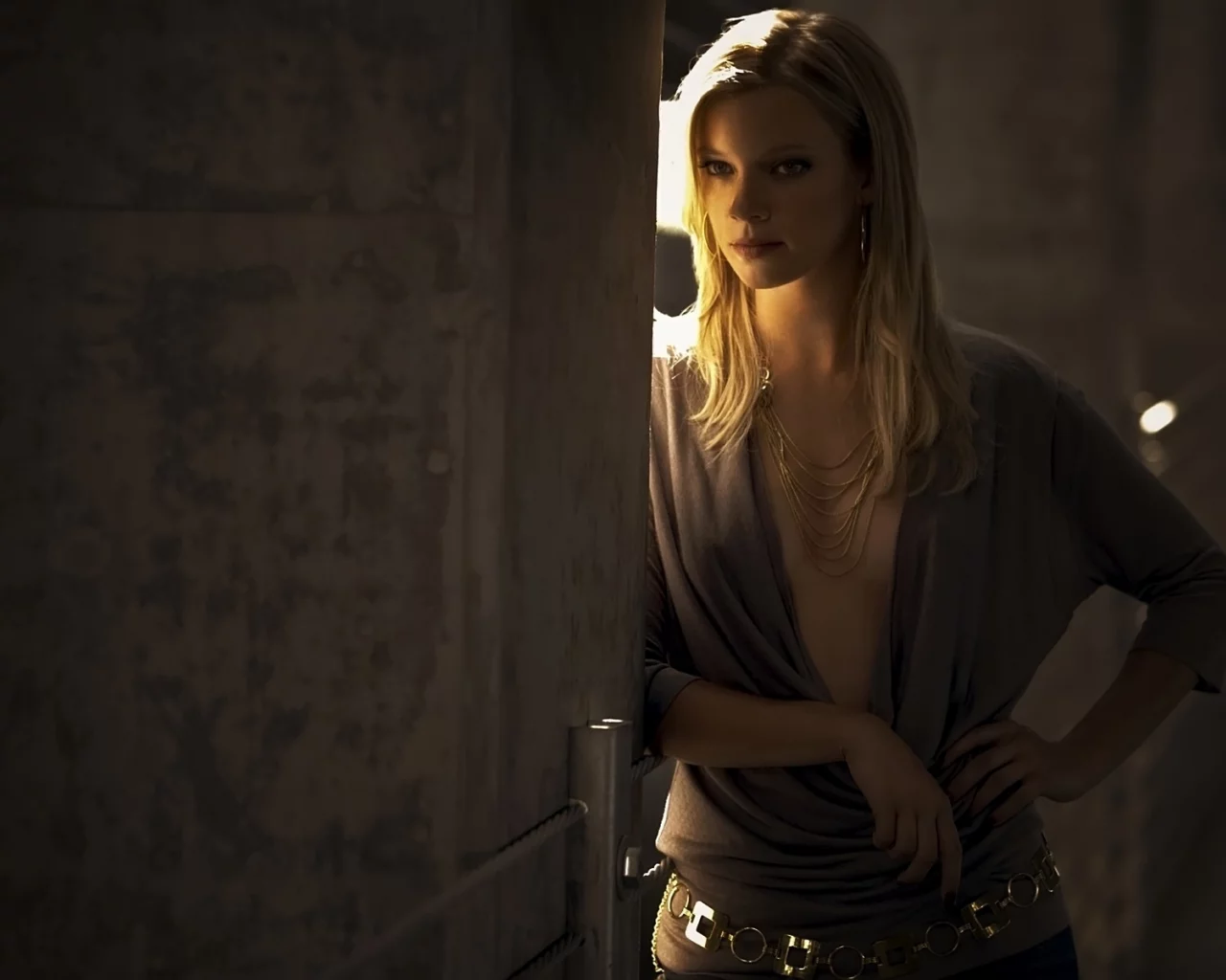 amy smart, эми смарт, ожерелье, актриса