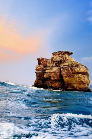 скала, облака, море