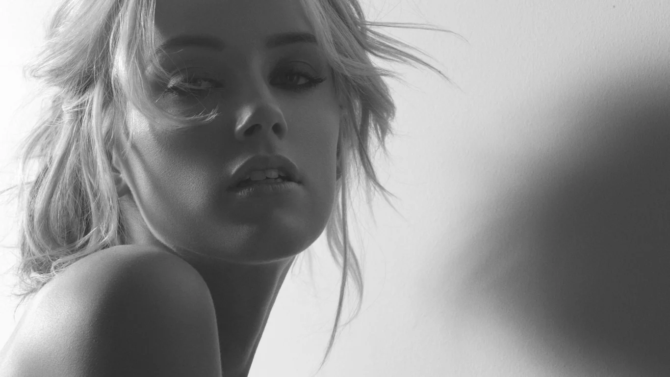 блондинка, взгляд, фото, черно-белое, эмбер хёрд, amber heard
