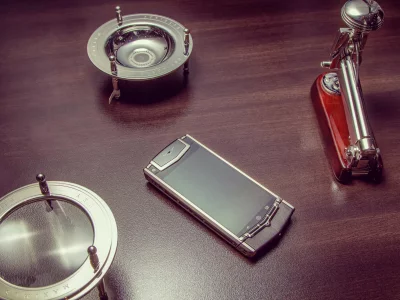 стол, гаджет, смартфон, vertu ti, верту, vertu, телефон