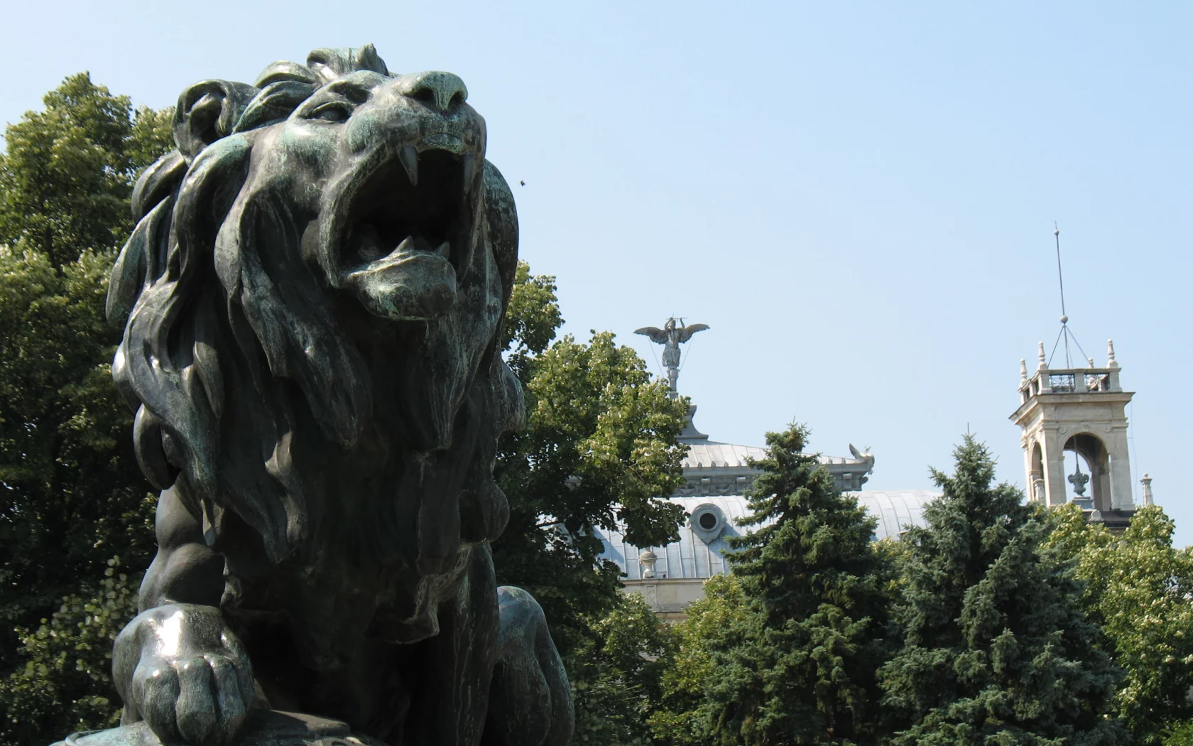 лев, Памятник Свободе, Русе, Болгария, город, статуя, небо, деревья