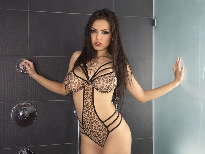 Yurizan Beltran, комбидрес, фигура