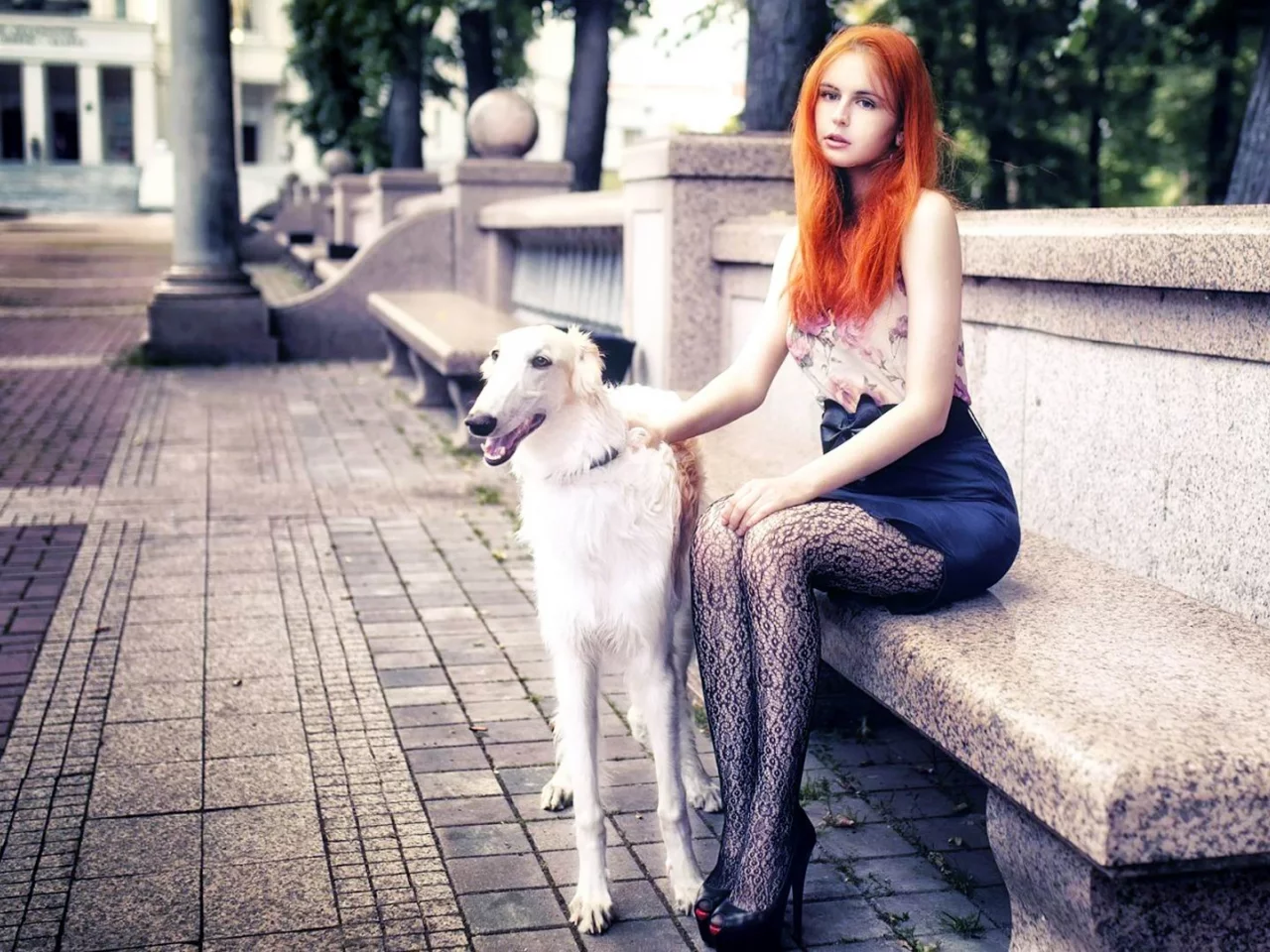 девушка, юбка, собака
