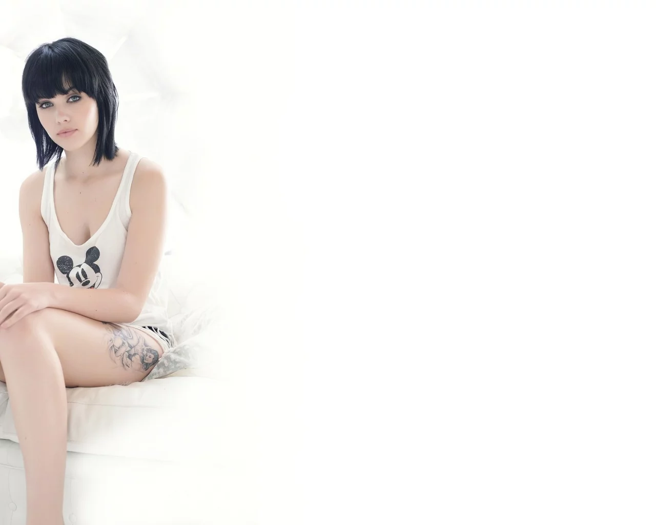 модель, прическа, mellisa clarke, глаза, тату, брюнетка, майка