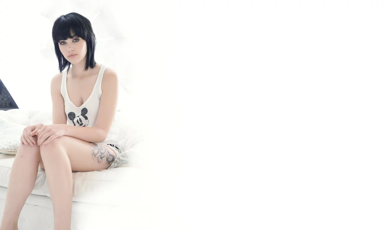 модель, прическа, mellisa clarke, глаза, тату, брюнетка, майка
