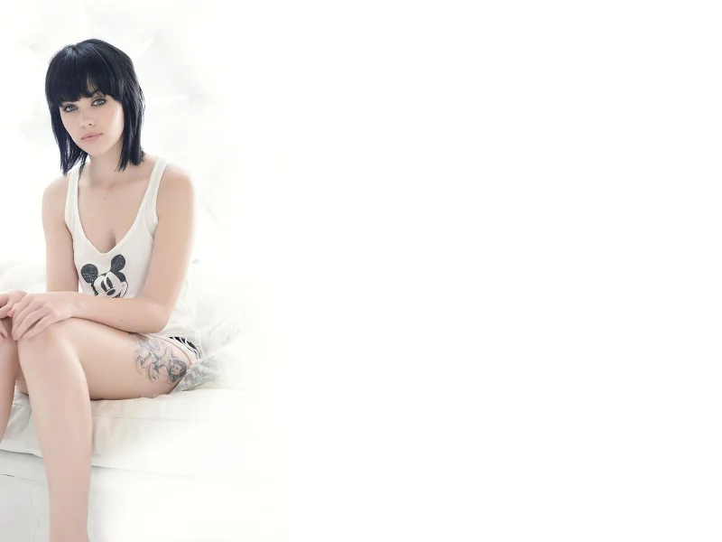 модель, прическа, mellisa clarke, глаза, тату, брюнетка, майка