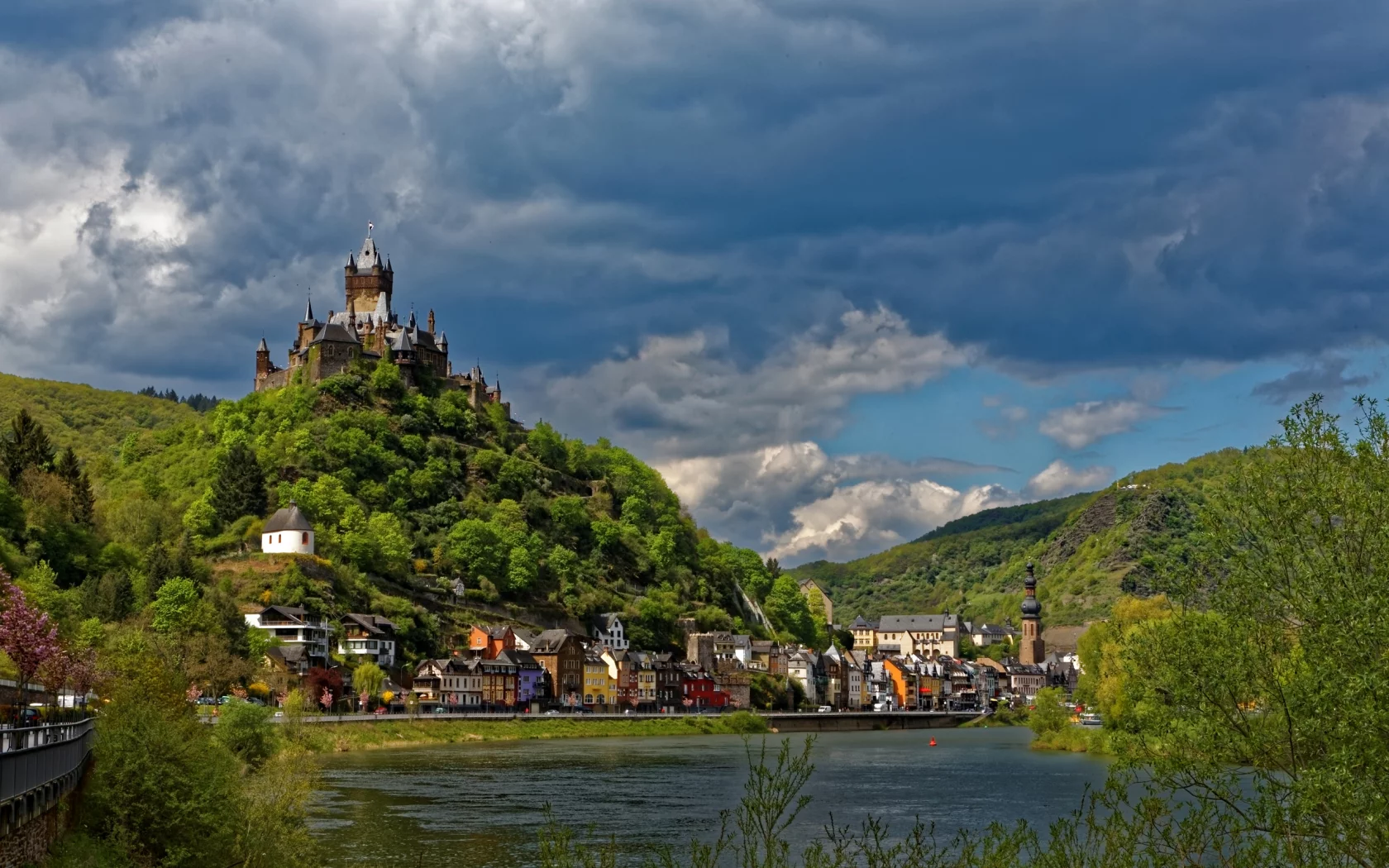Райхсбург, Кохем, Рейнланд-Пфальц, Германия, река, Мозель, город, дома, замок, крепость, деревья, небо, облака, Imperial castle Reichsburg, Cochem, Germany, castle