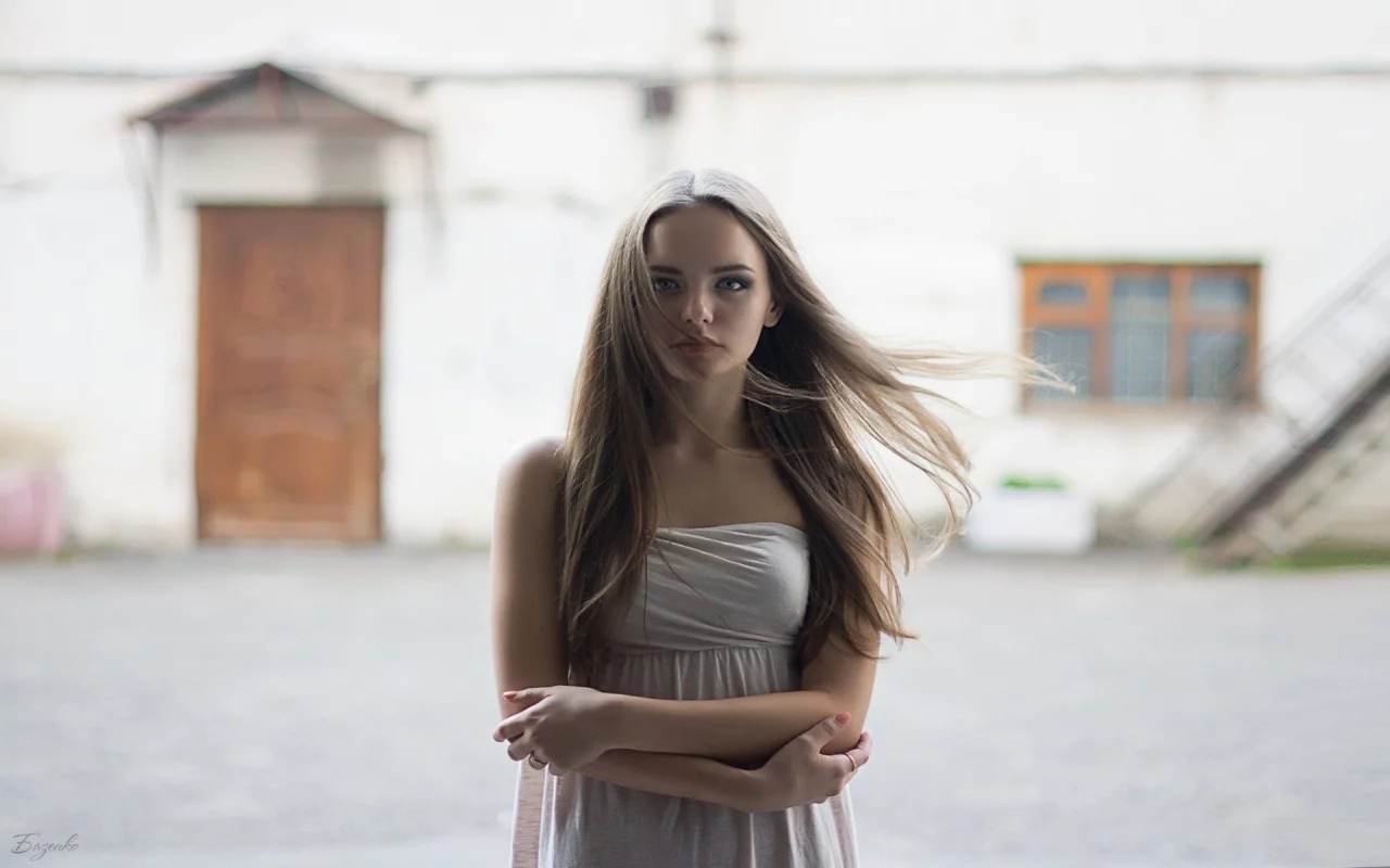девушка, портрет, случайная встреча, дом, фасад