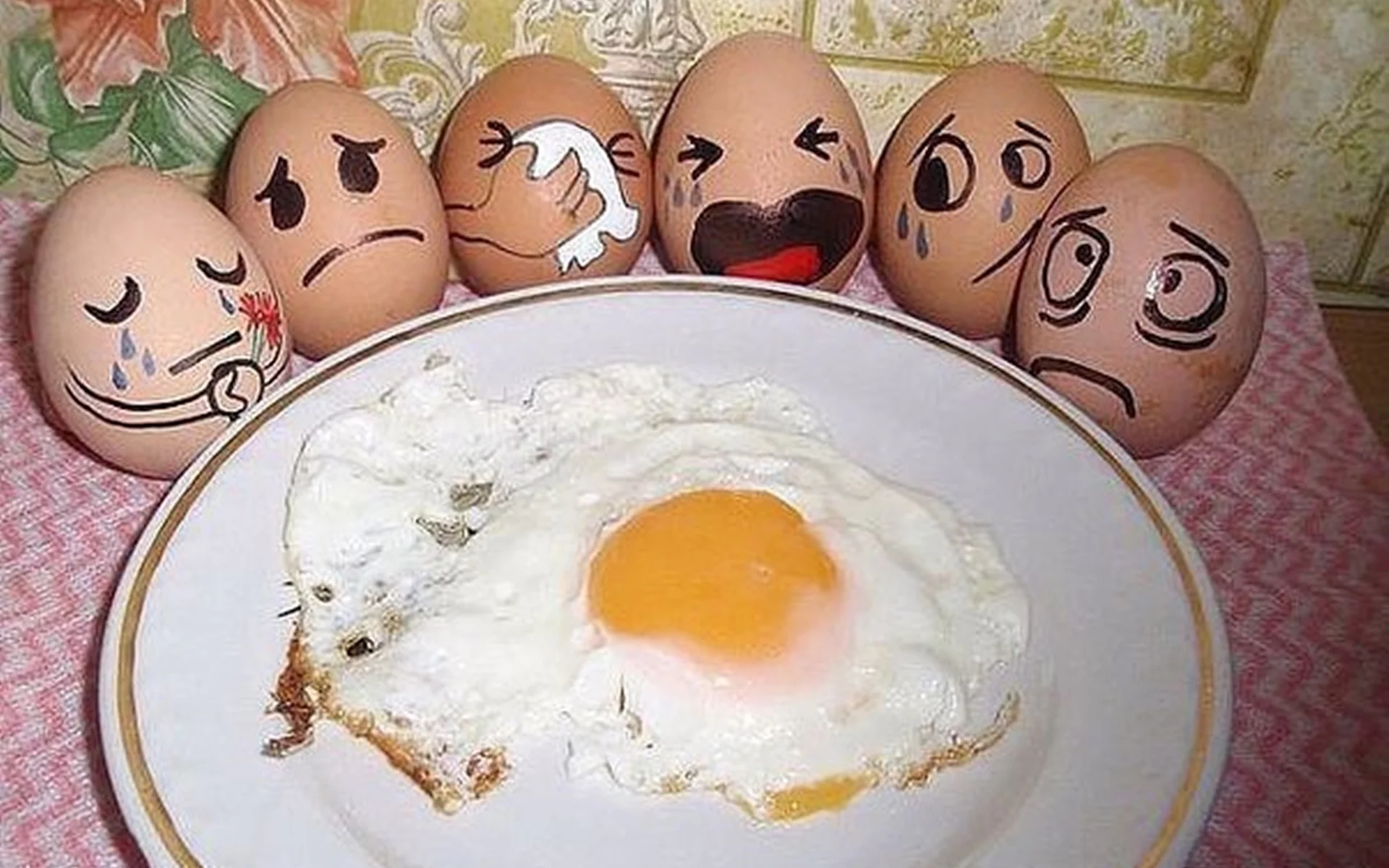 креативчик, яйца, яишня, поминки