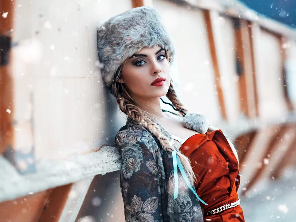 девушка, шапка, забор