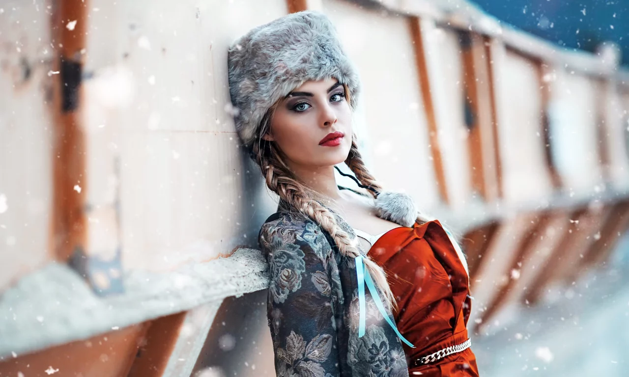 девушка, шапка, забор