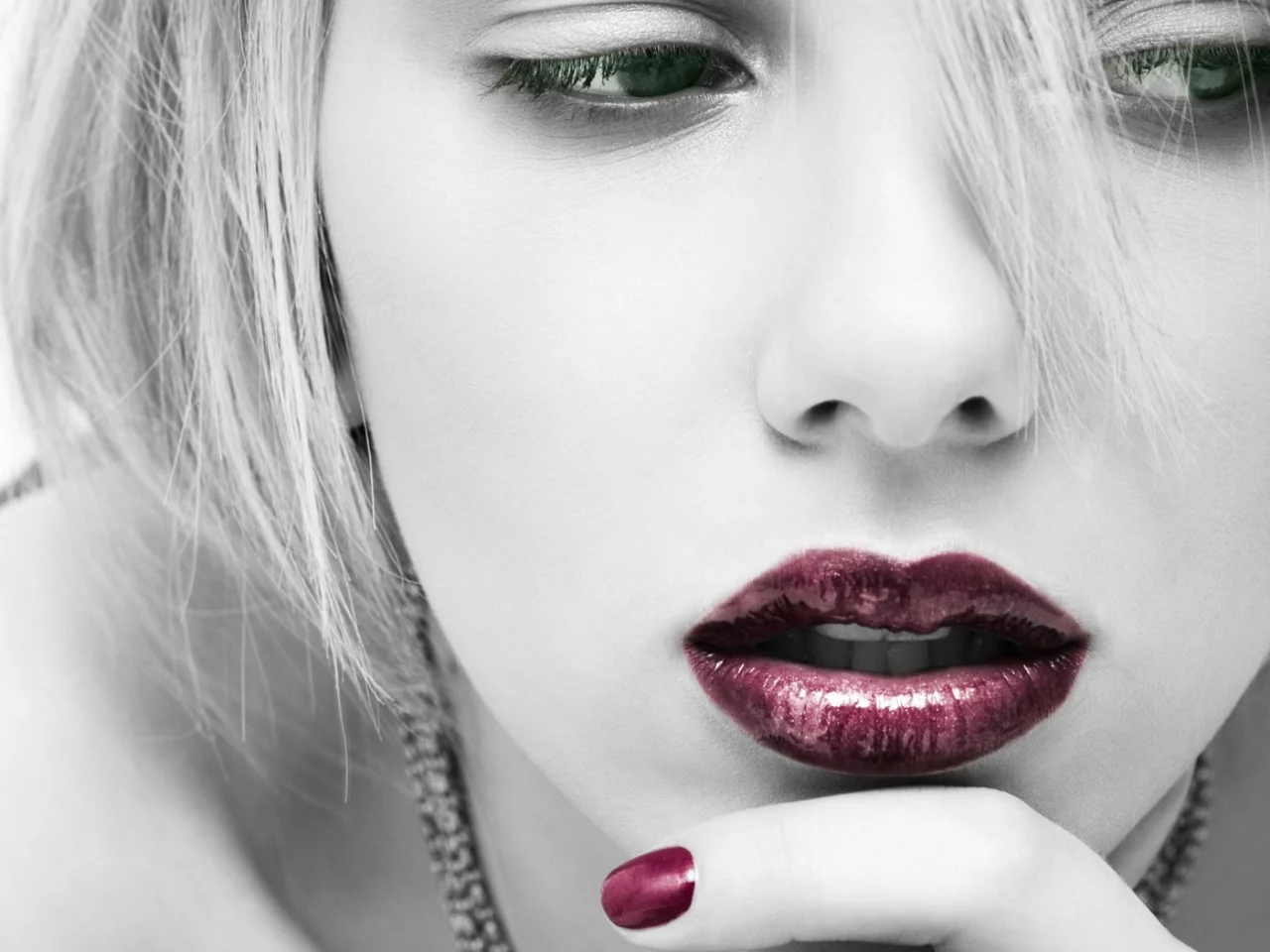 scarlett johansson, губы, лицо, помада, черно-белая