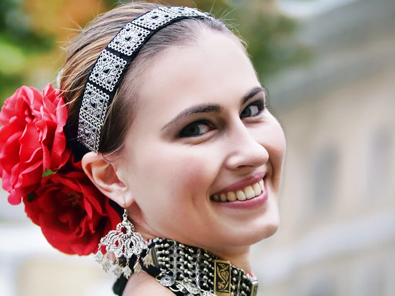 девушка, улыбка, цветок