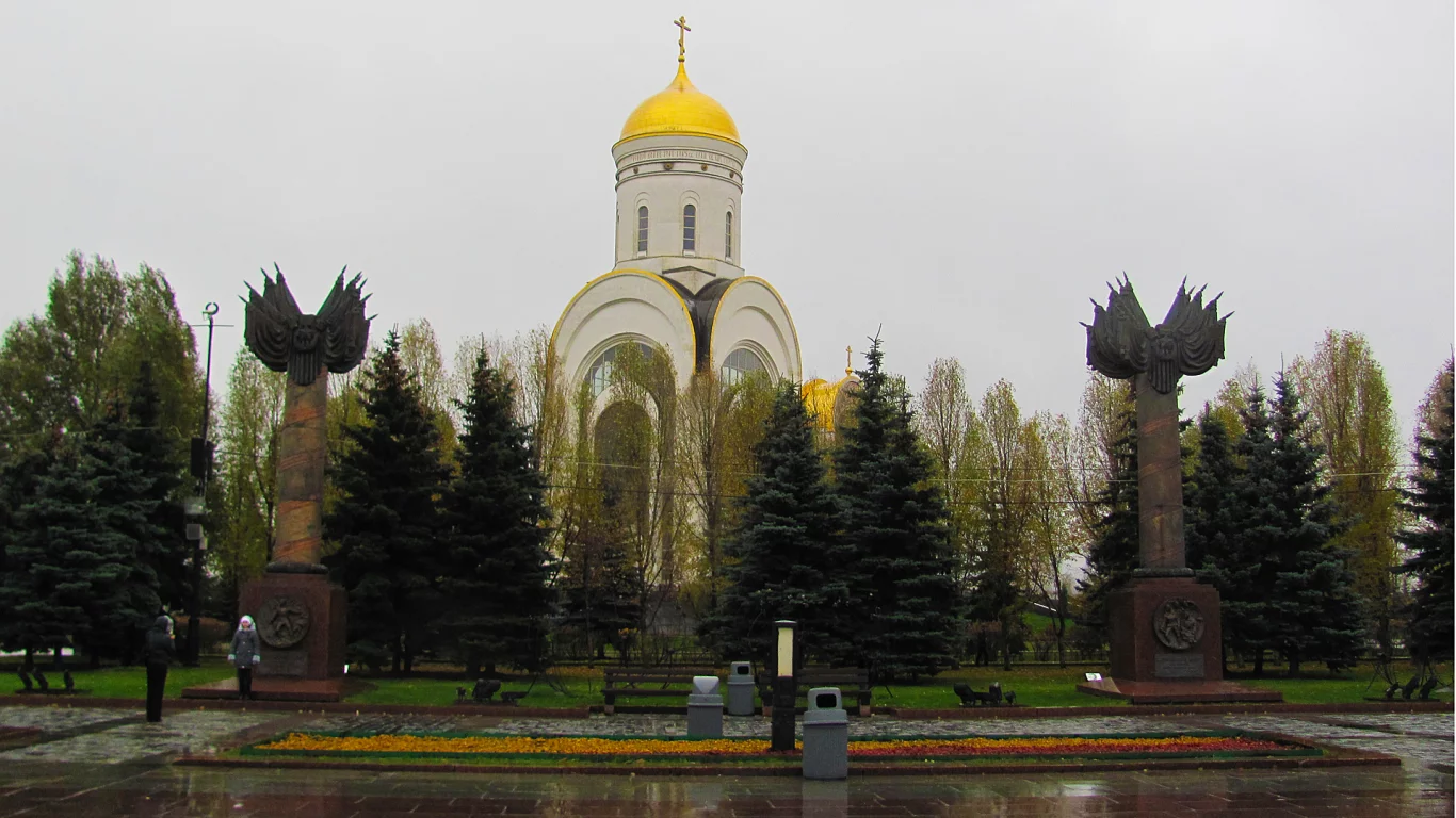 moscow, памятник, клумба, цветы, деревья