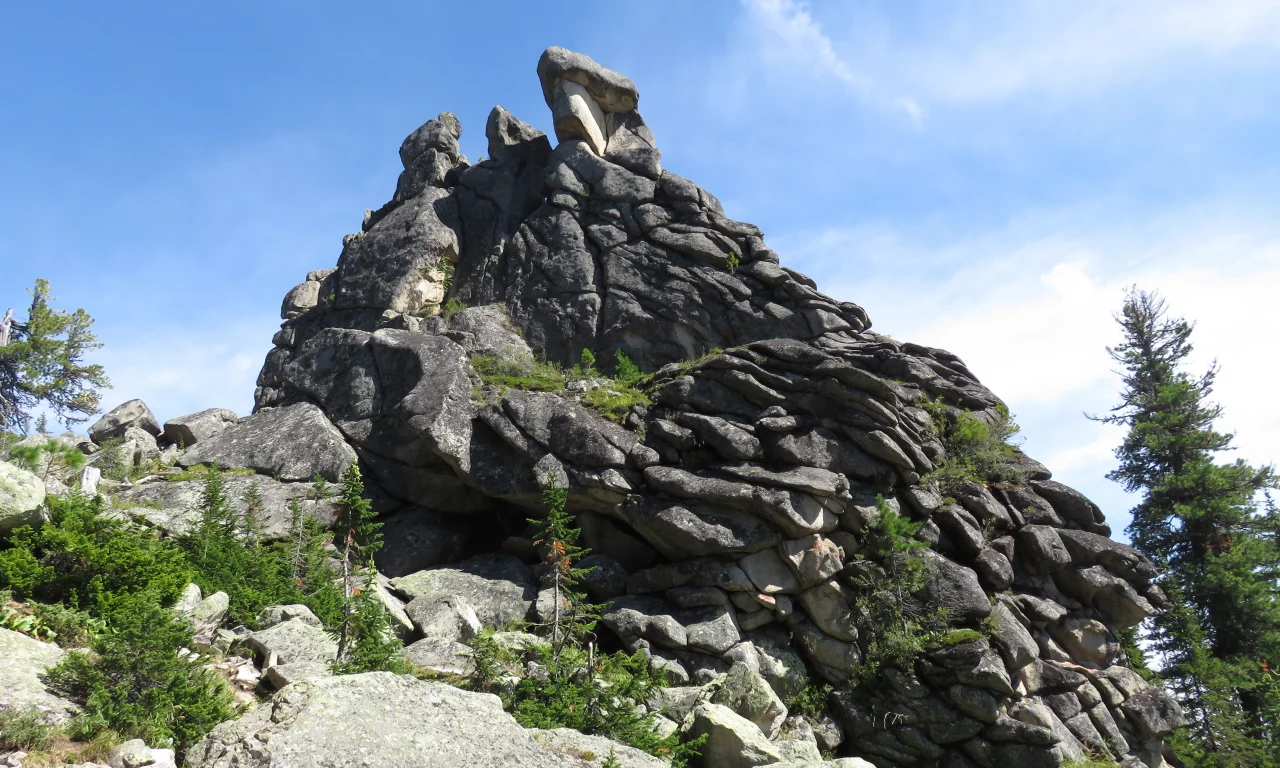 каменный городок, саяны, скалы, тп