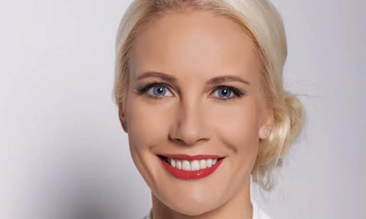 елена летучая, ведущая программы ревизорро, секси, блондинка