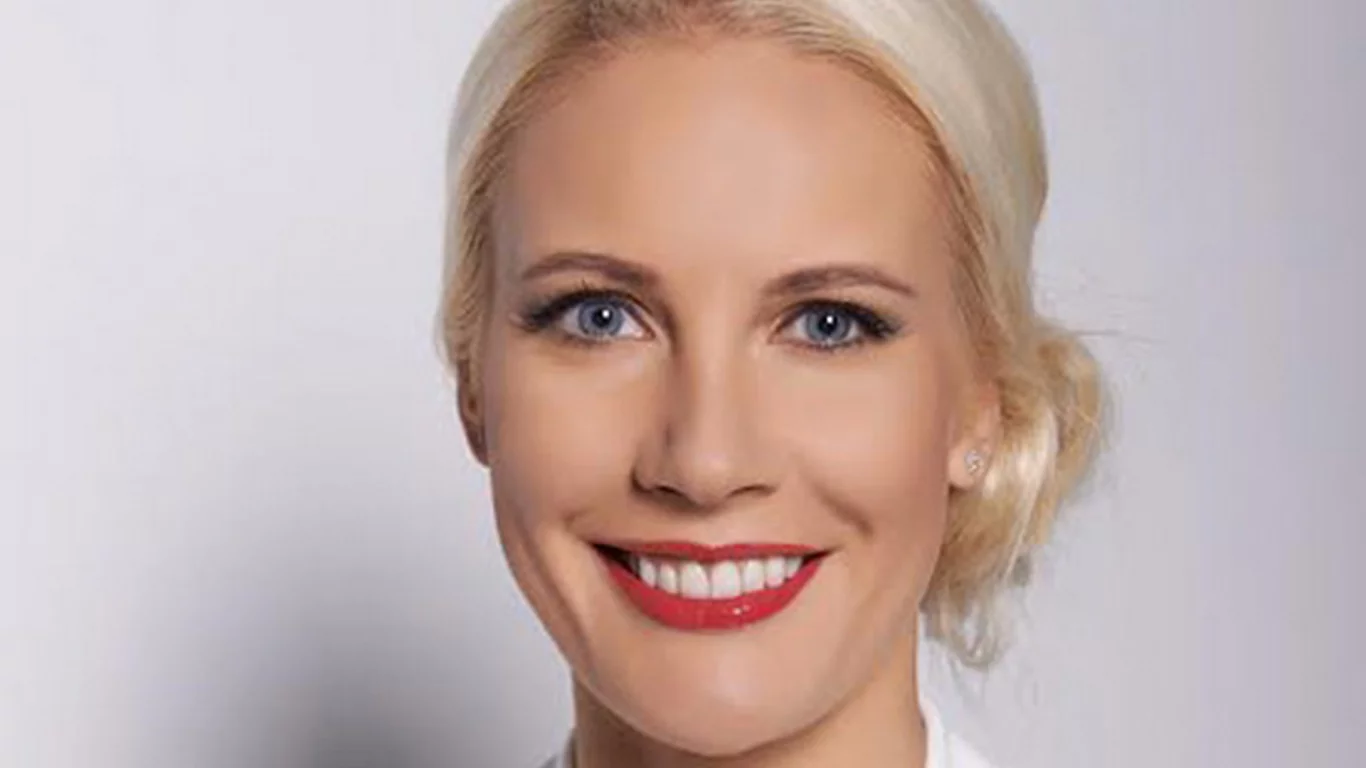 елена летучая, ведущая программы ревизорро, секси, блондинка