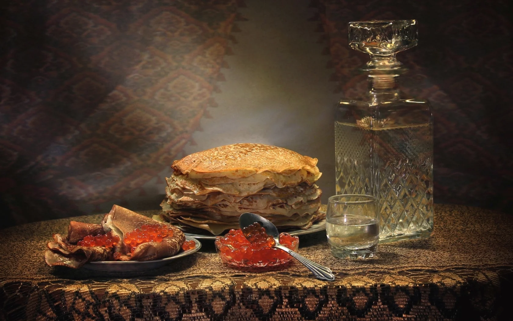 блины, икра, графин, водка