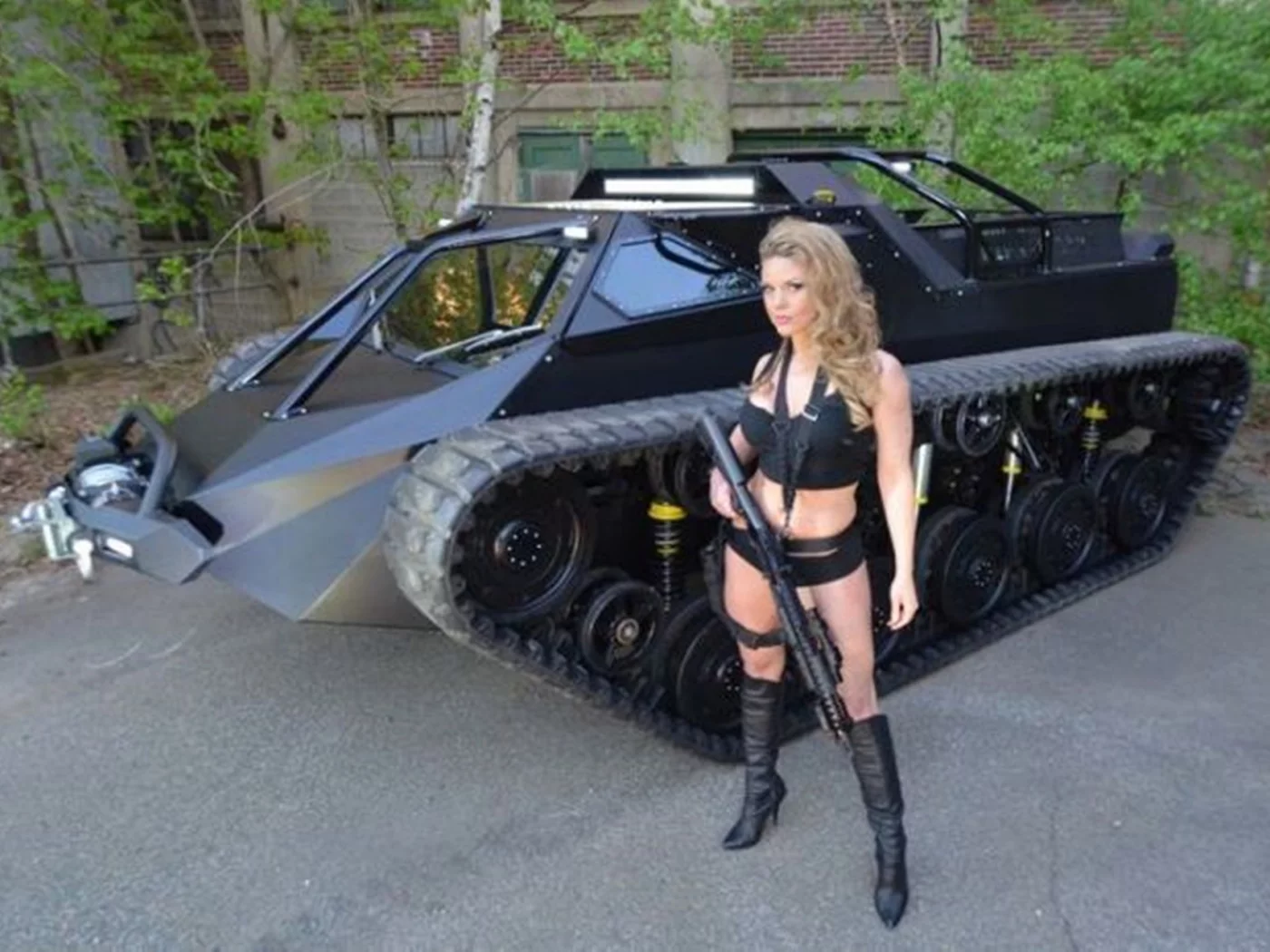 дева, гусеничный, вездеход, ripsaw ev2, созданный американской компанией, howe howe