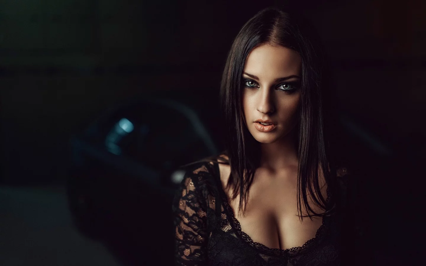 шатенка, декольте, девушка, фигура, милая, красивая, сексуальная, симпатичная, секси, стройная, модель, няшка, взгляд, сиськи, титьки, грудь