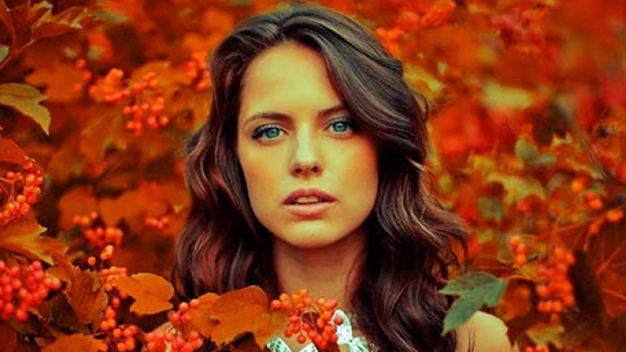 девушка, красавица, взгляд, волосы, фон, природа, крупно