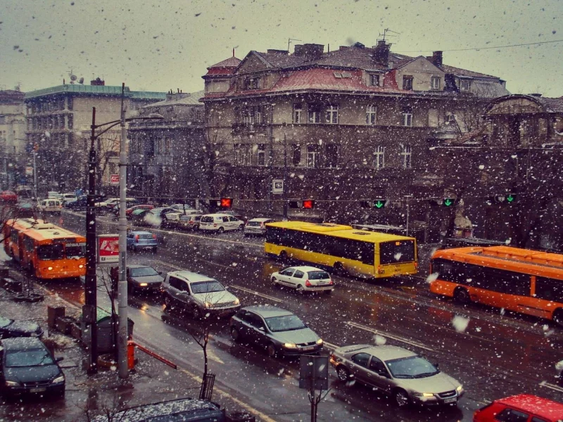 Снег город машины