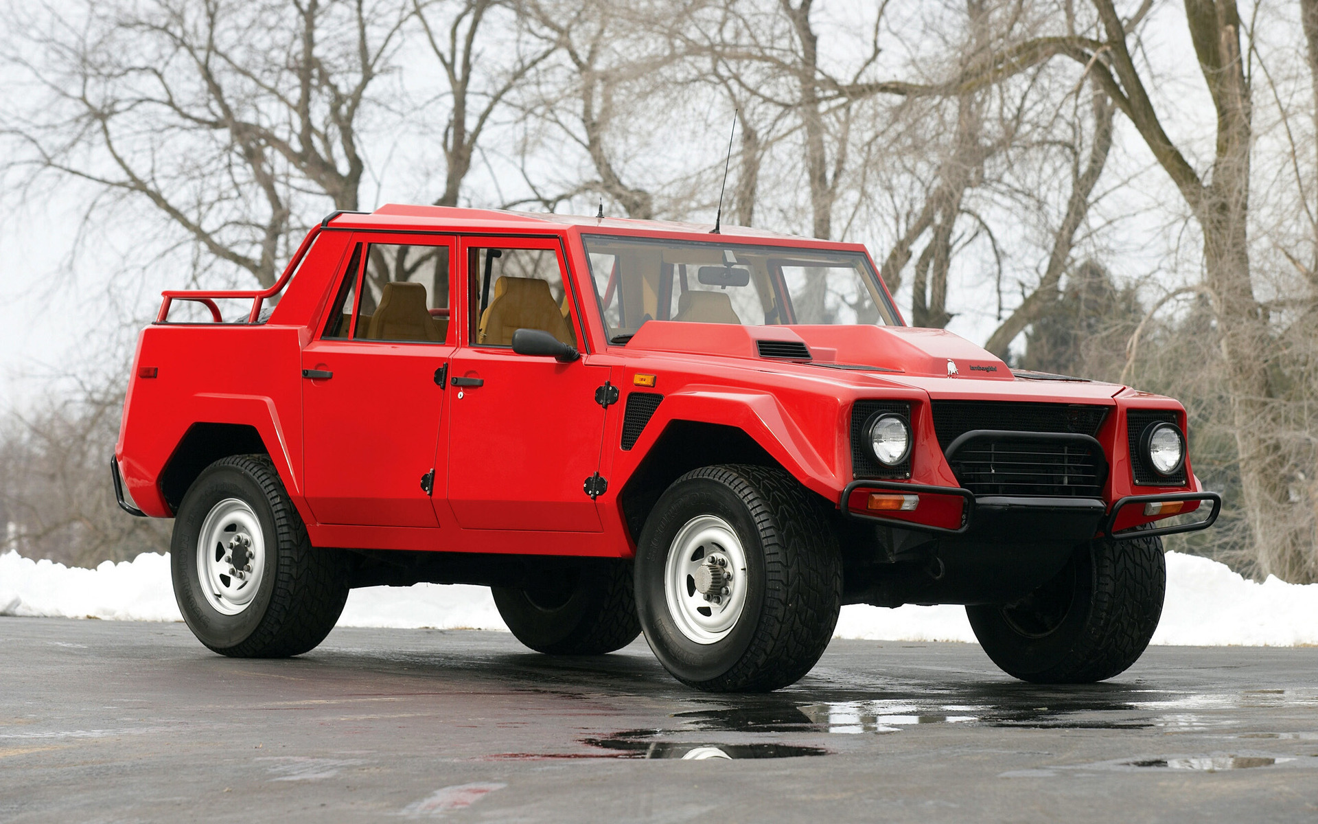 Внедорожник Lamborghini lm2