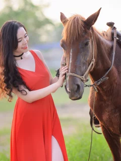 азиатка, платье, лошадь, улыбка, лето, девушка, конь