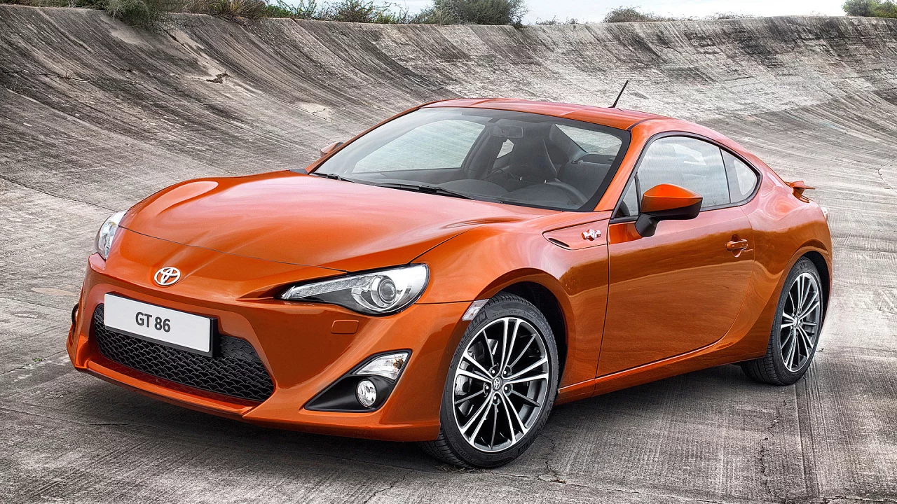 toyota gt 86, водосток, бетон, кусты