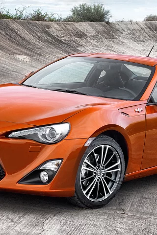 toyota gt 86, водосток, бетон, кусты