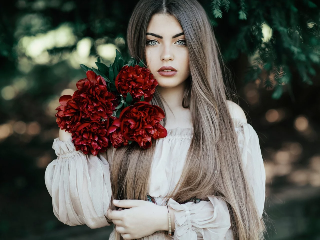 взгляд, девушка, цветы, модель, платье, пионы