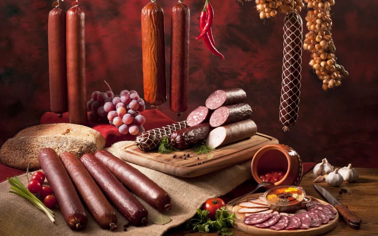 виноград, специи, products, колбаса, хлеб, sausage, meat, помидоры, перец