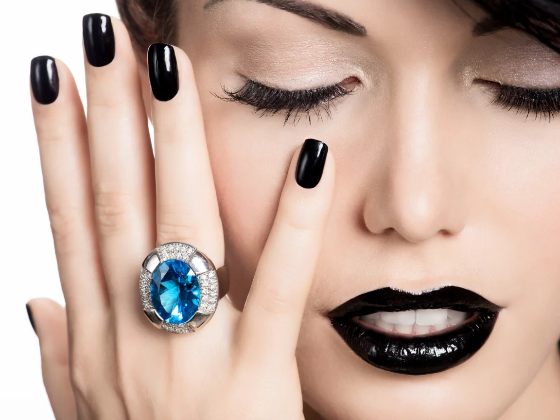 model, ring, make up