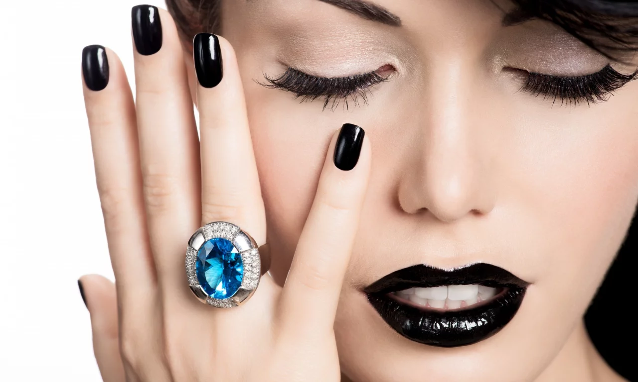 model, ring, make up