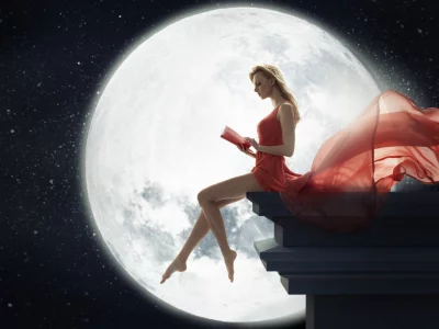 читает, блондинка, ножки, книга, луна, девушка, ночь, сидит, платье