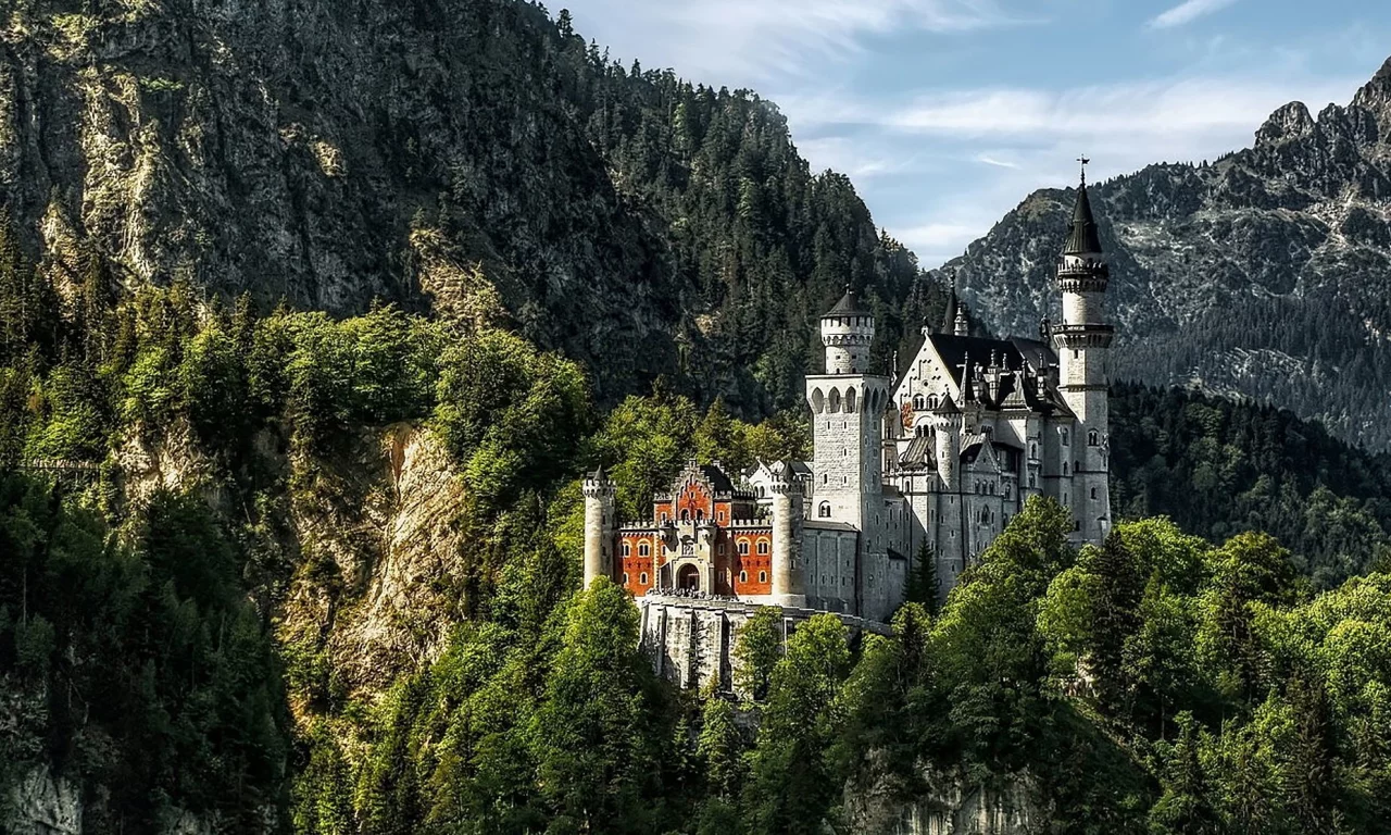 замок, нойшванштайн, castle, neuschwanstein, contest, temple, forest, front, mount, sun, summer, stronghold, environment, nice, stone, wood, library, read, sky, vine, pingallery, wide