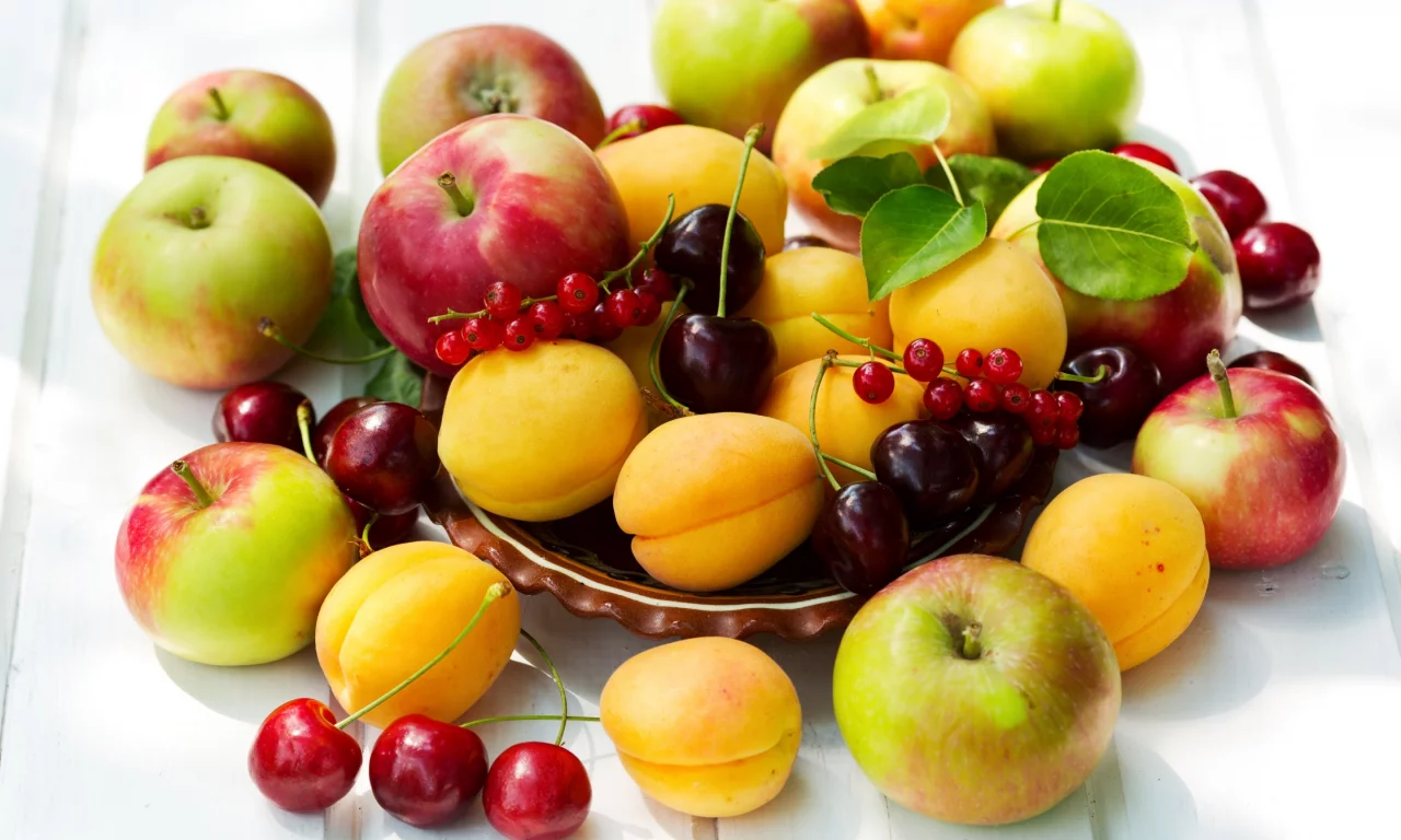 fruits, абрикосы, черешня, ягоды, berries, фрукты, смородина, яблоки