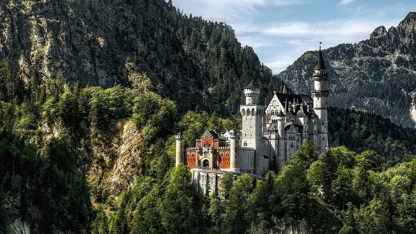 замок, нойшванштайн, castle, neuschwanstein, contest, temple, forest, front, mount, sun, summer, stronghold, environment, nice, stone, wood, library, read, sky, vine, pingallery, wide
