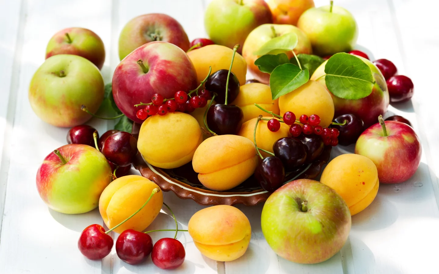 fruits, абрикосы, черешня, ягоды, berries, фрукты, смородина, яблоки