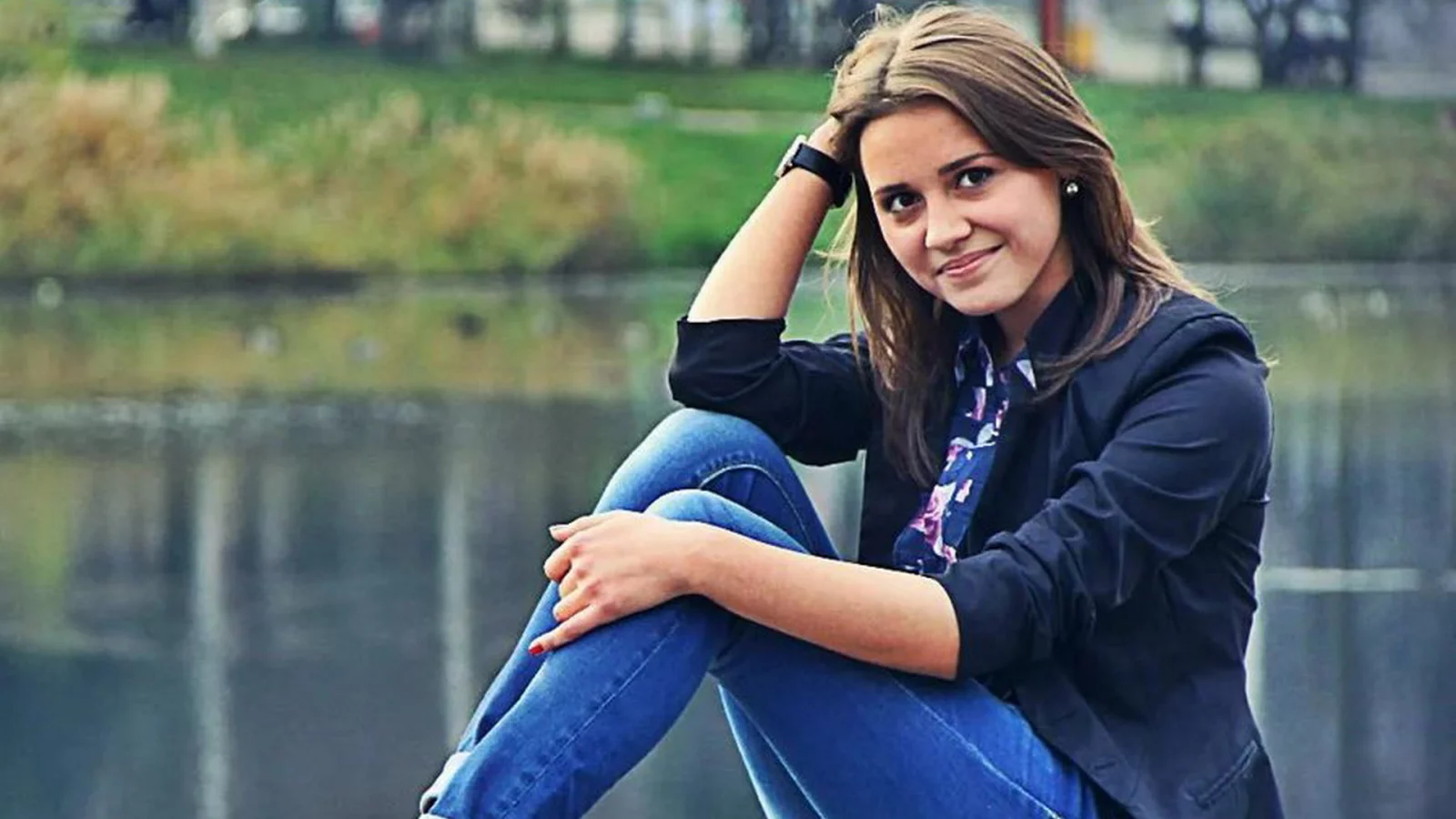 девушка, ножки, красивые ножки, грудь, одеждатело, волосы