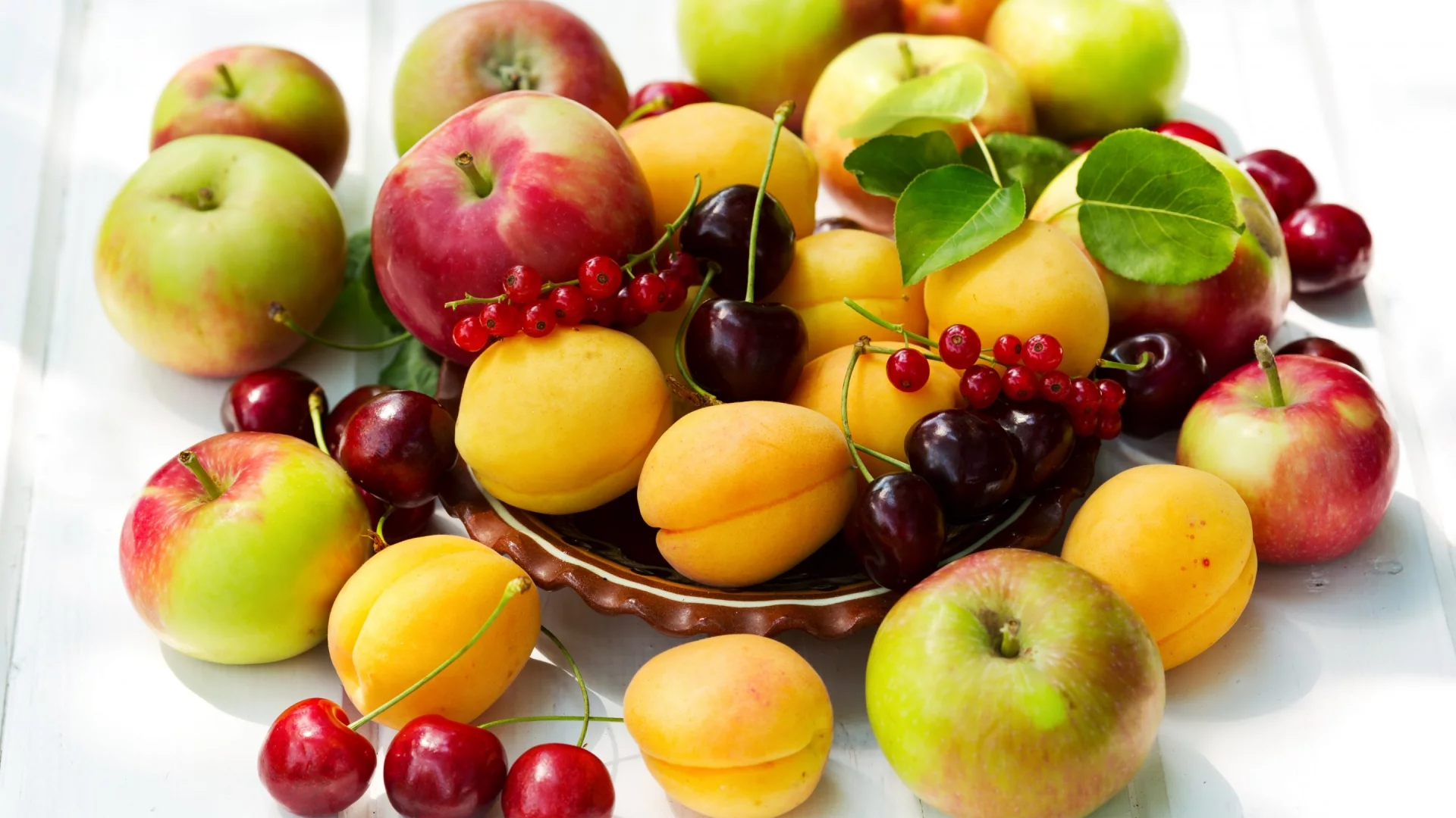 fruits, абрикосы, черешня, ягоды, berries, фрукты, смородина, яблоки