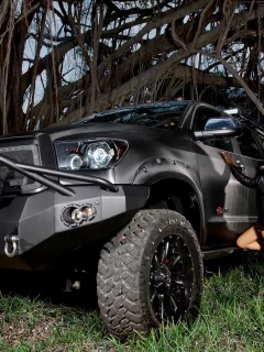 автомобиль, тойота, тундра, лес, девушка, toyota, tundra, devolro, forest, girl, front, three, muscle, musclecar, stance, power, car, mod, custom, front, sky, summer, see, indusrial, modern, silver, sun, summer, nice, wide